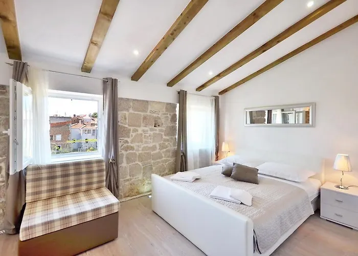 Apartment Silver Split