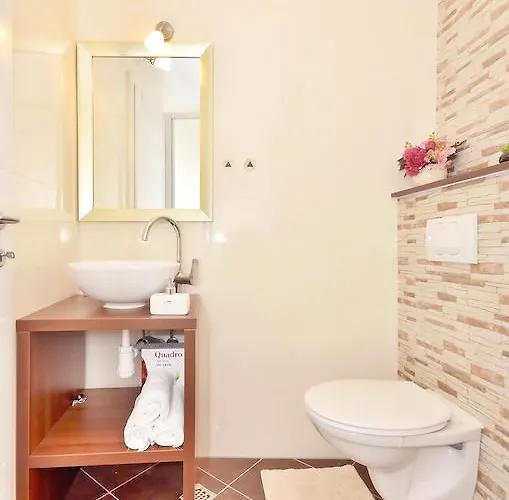 Apartment Silver Split