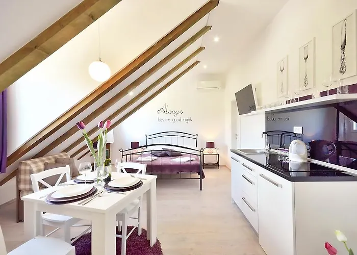 Apartment Silver Split